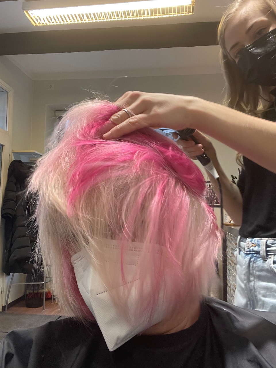 Pinkit hiukset